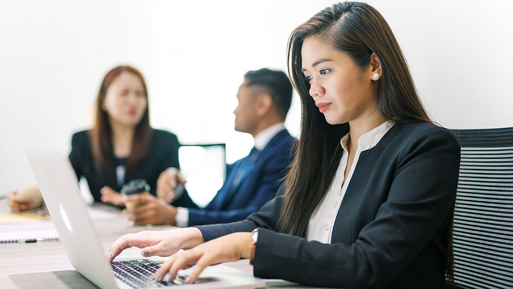 面接では英会話以外にも色々な採用条件があります。